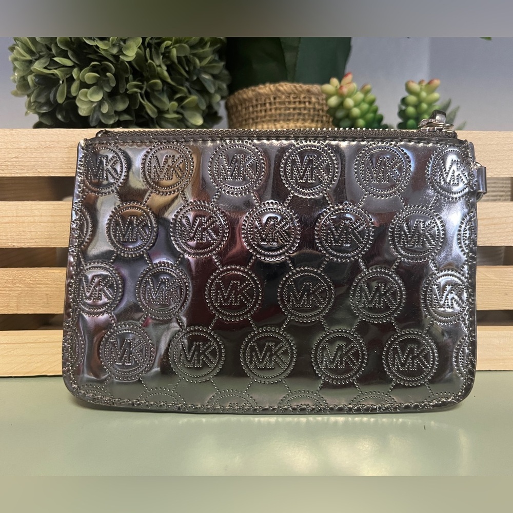 SOLD Michael Kors Metallic Silver Wristlet - Picture 4 of 10